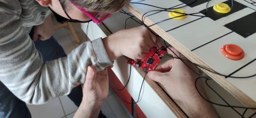 Tisseurs-dondes-Electrons-Libres-1648641460333